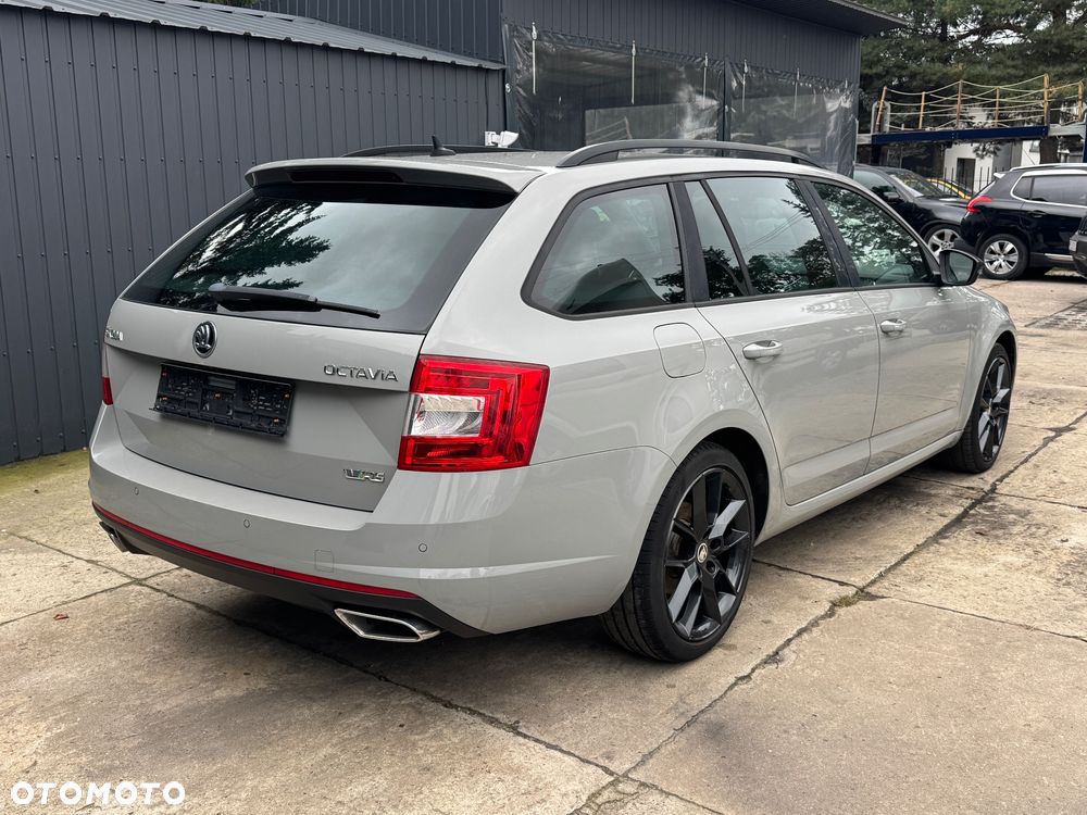 Skoda Octavia 2.0 TDI DSG RS - 3