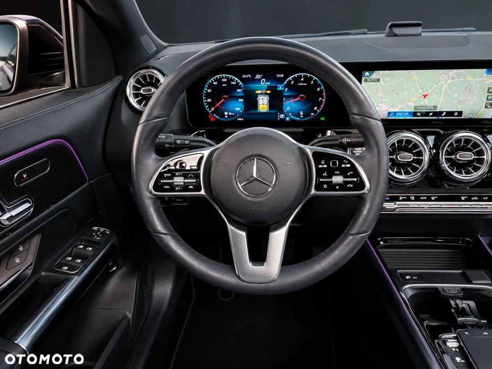 Mercedes-Benz GLA 250 4-Matic AMG Line - 9