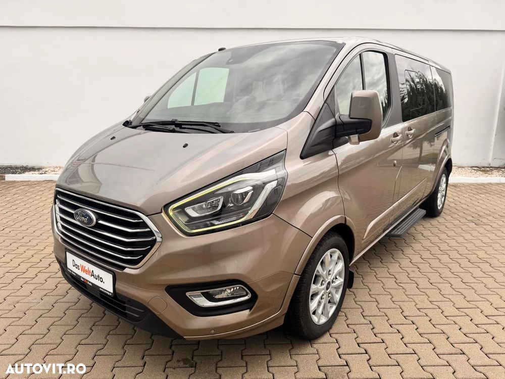 Ford Tourneo Custom - 1
