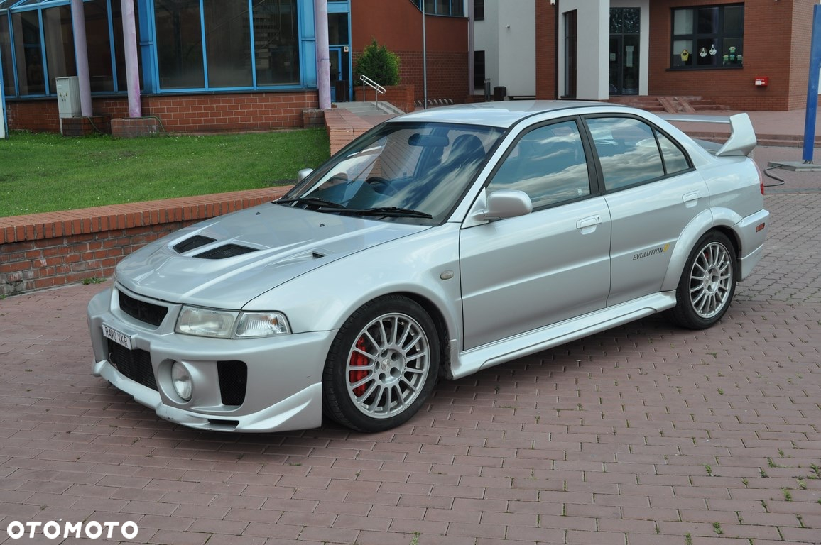Mitsubishi Lancer Evolution IX - 16