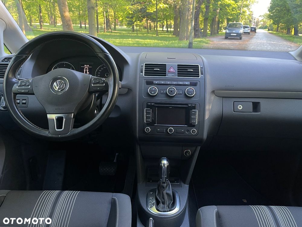 Volkswagen Touran 2.0 TDI DPF DSG MATCH - 10