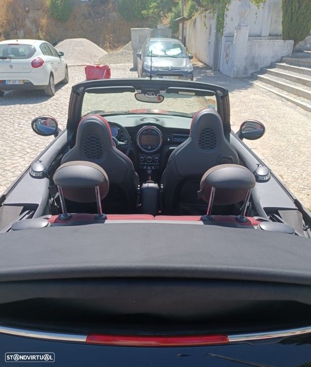 MINI Cabrio John Cooper Works - 11