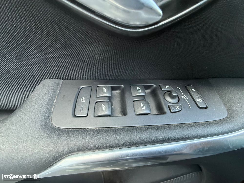 Volvo V40 1.6 D2 Eco R-Design - 11