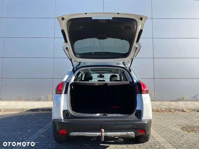 Peugeot 2008 1.2 Pure Tech GPF Style S&S EAT6 - 27