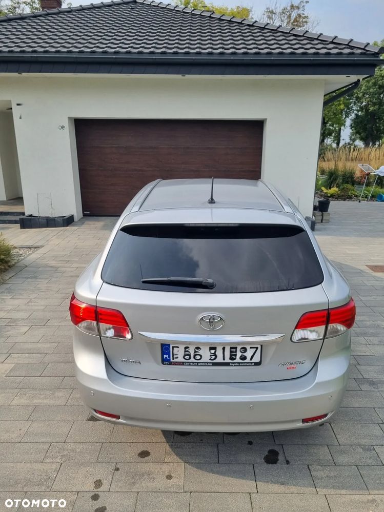Toyota Avensis - 6