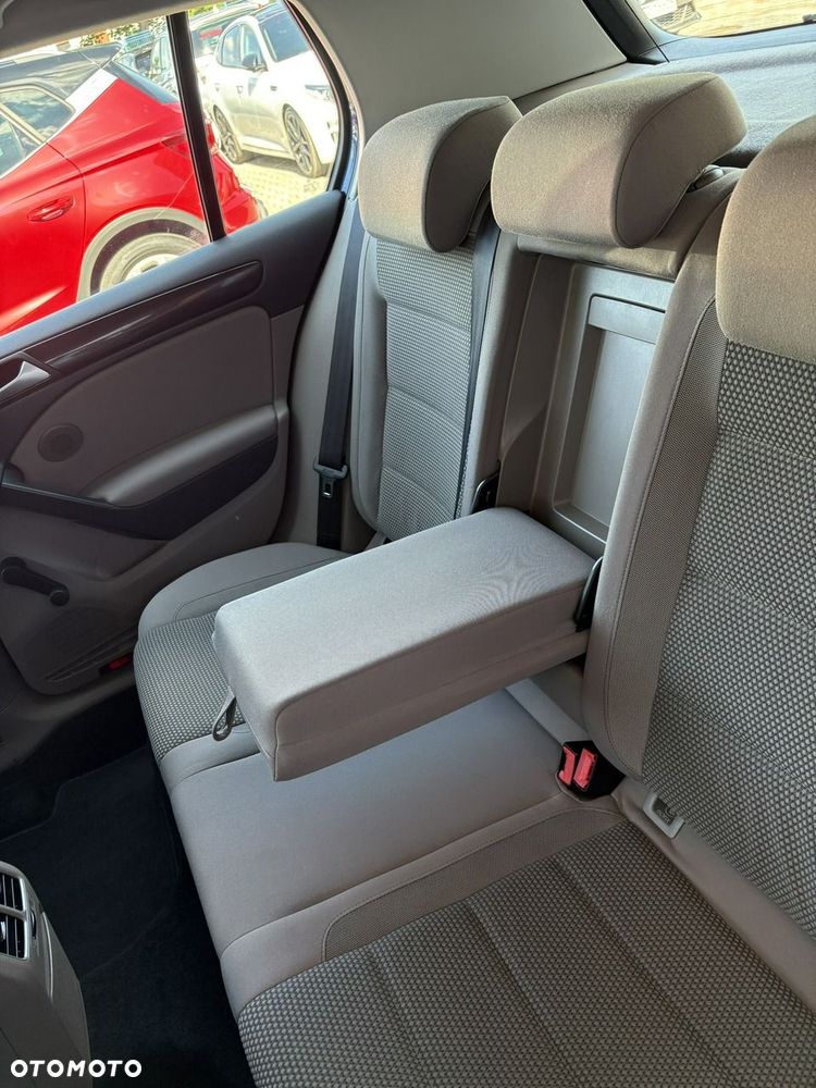 Volkswagen Golf - 18