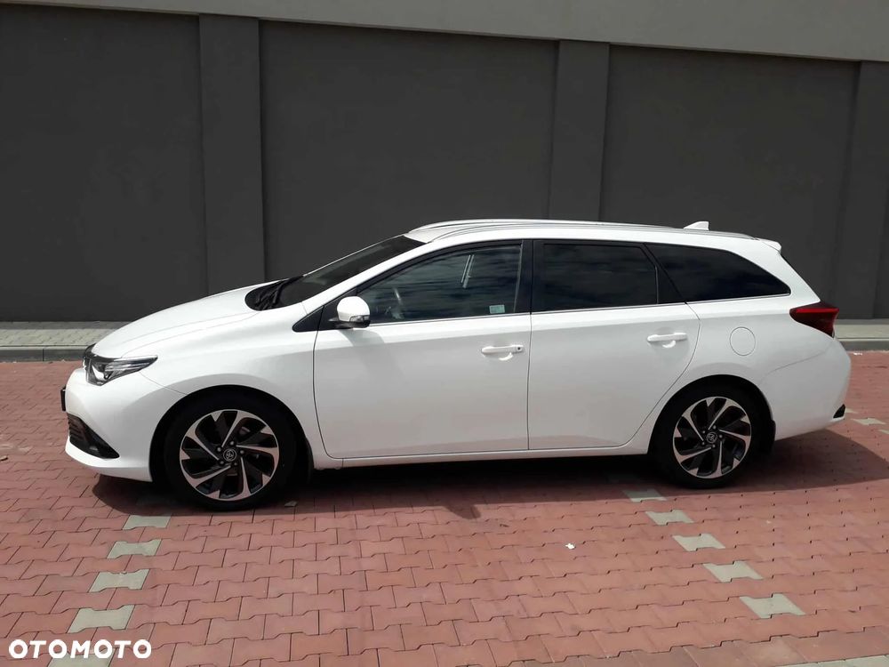 Toyota Auris 1.6 D-4D Comfort - 1