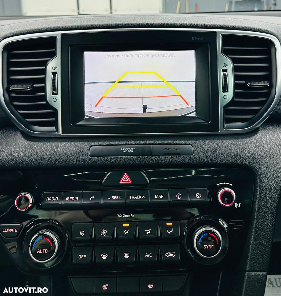 Kia Sportage 1.7 CRDI 2WD Dream-Team Edition - 29