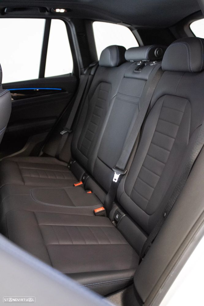 BMW iX3 M Sport Impressive - 24