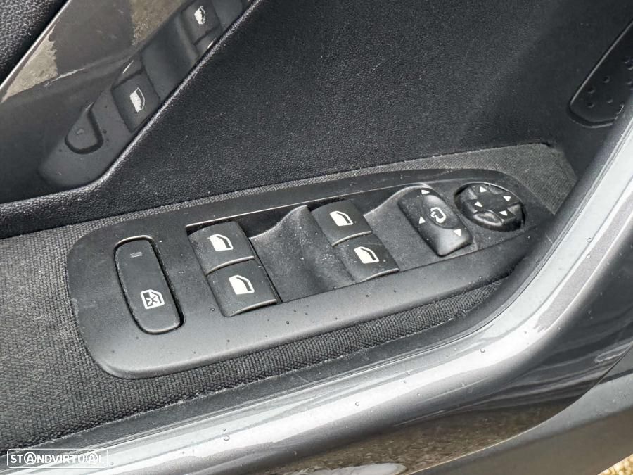 Peugeot 2008 1.2 PureTech Style - 11