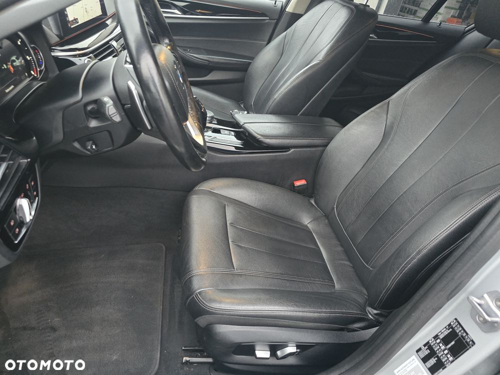 BMW Seria 5 520d - 38