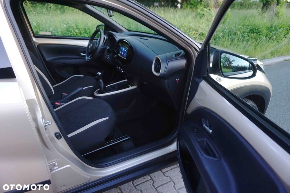 Toyota Aygo X 1.0 VVT-i Executive - 16