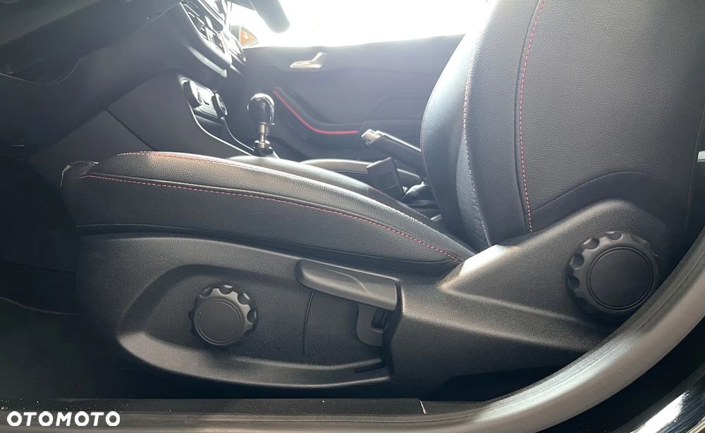 Ford Fiesta 1.0 EcoBoost S&S ST-LINE X - 23
