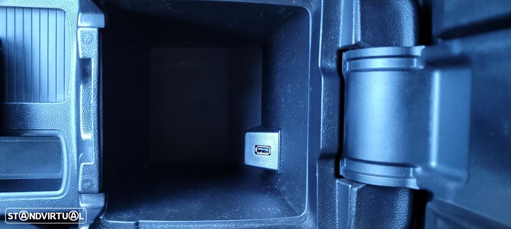 Ford Focus 1.0 EcoBoost Active X - 39