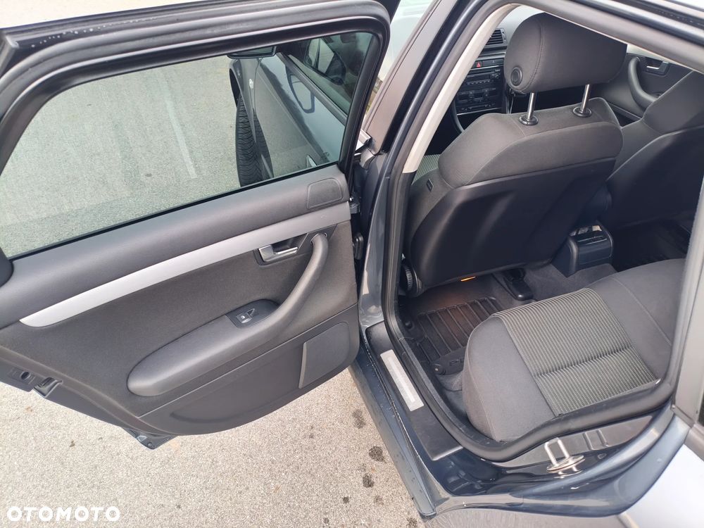 Audi A4 Avant - 25