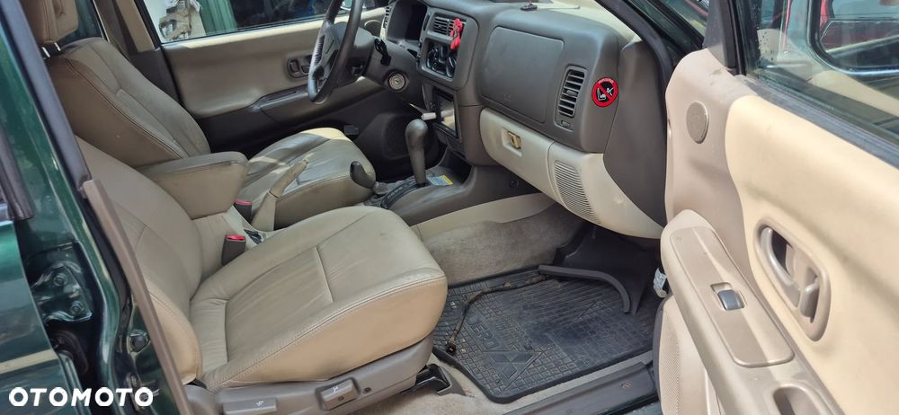 Mitsubishi Pajero - 9