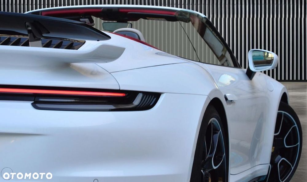 Porsche 911 2023 photo 3