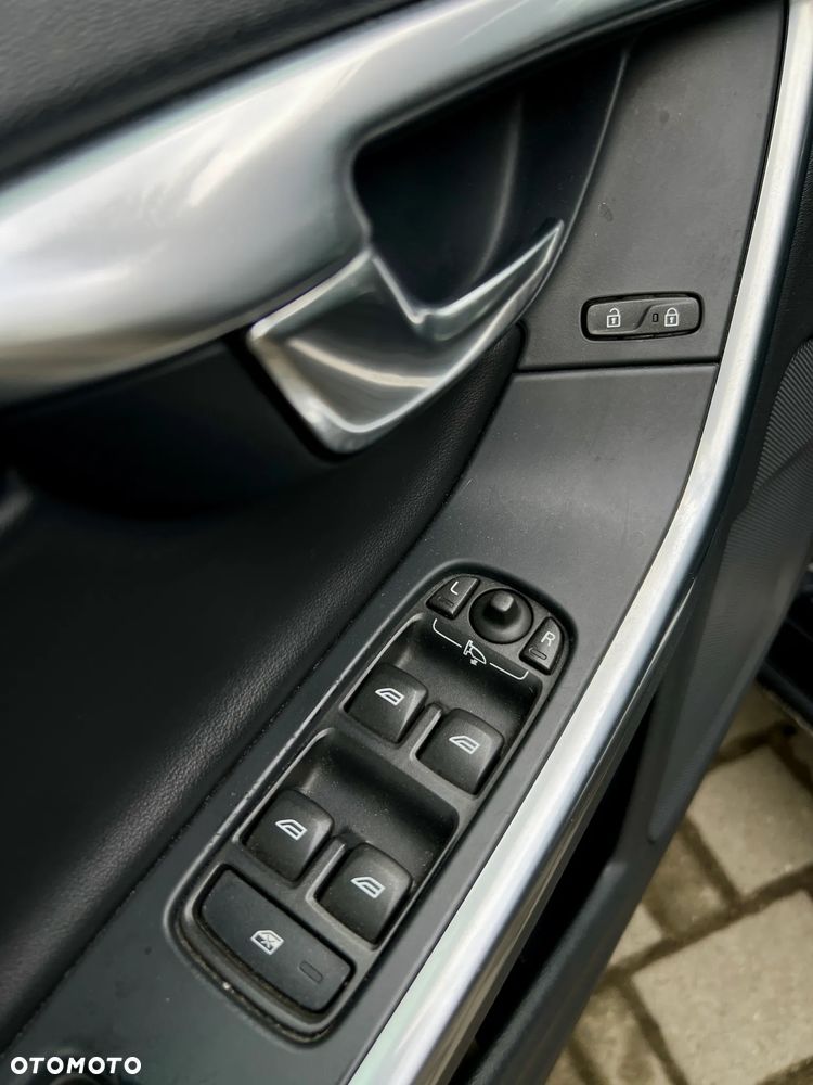Volvo V60 D4 Kinetic - 16