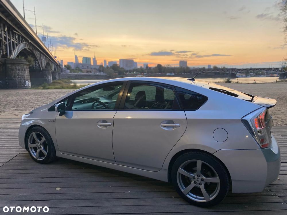 Toyota Prius 1.8 HSD Luna - 3