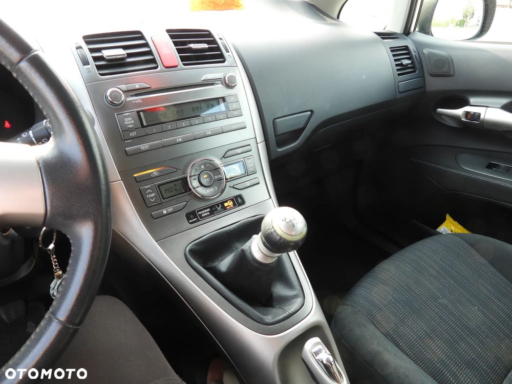 Toyota Auris - 11