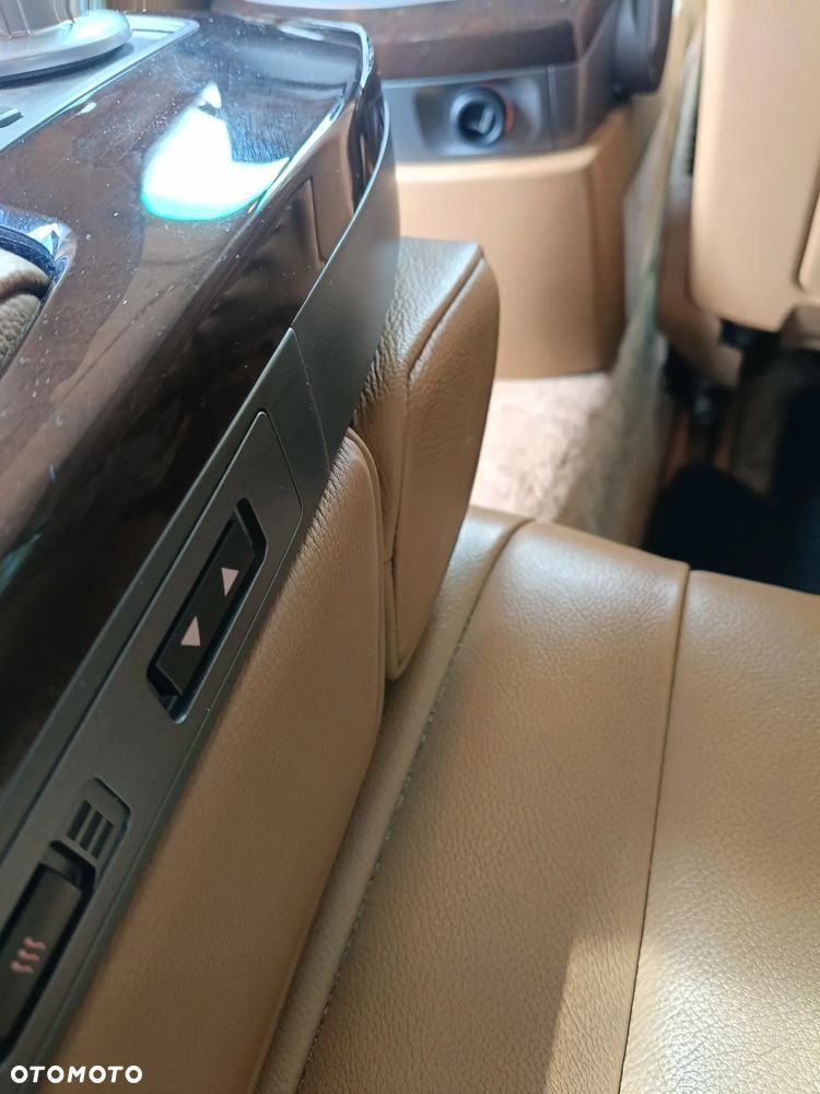 BMW Seria 7 750i L - 13