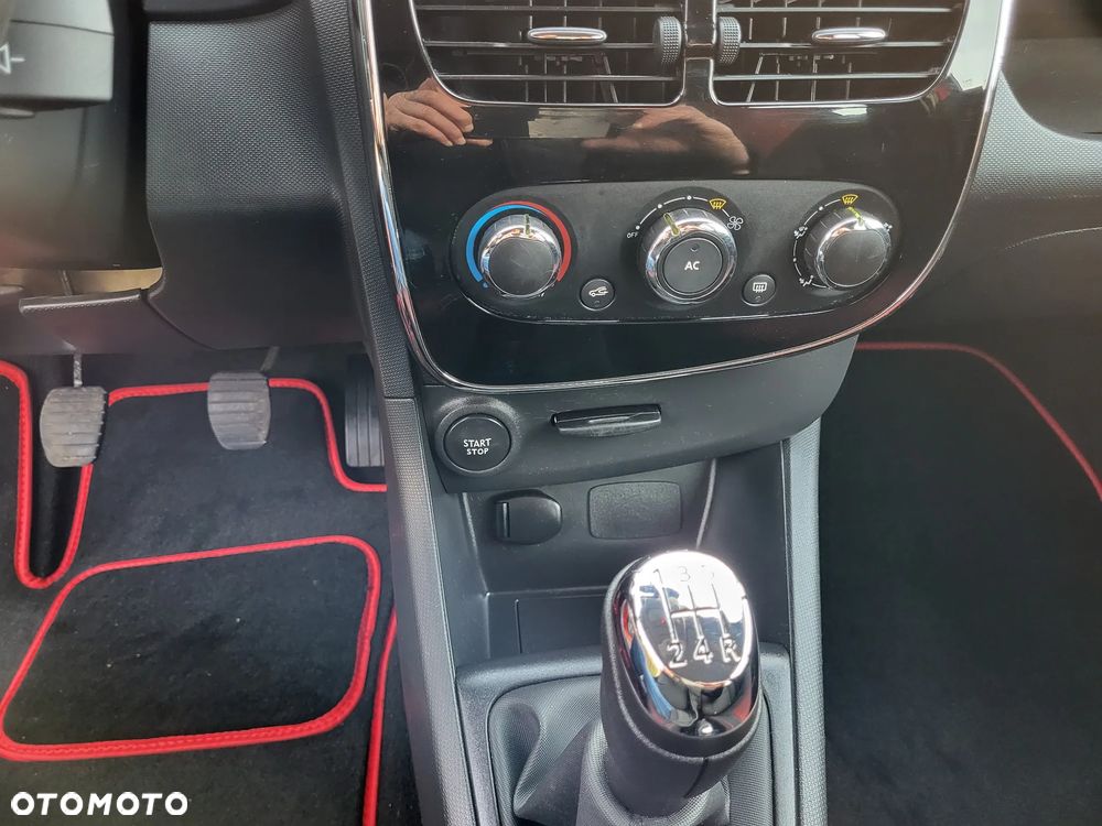 Renault Clio 1.2 16V 75 LIMITED - 20
