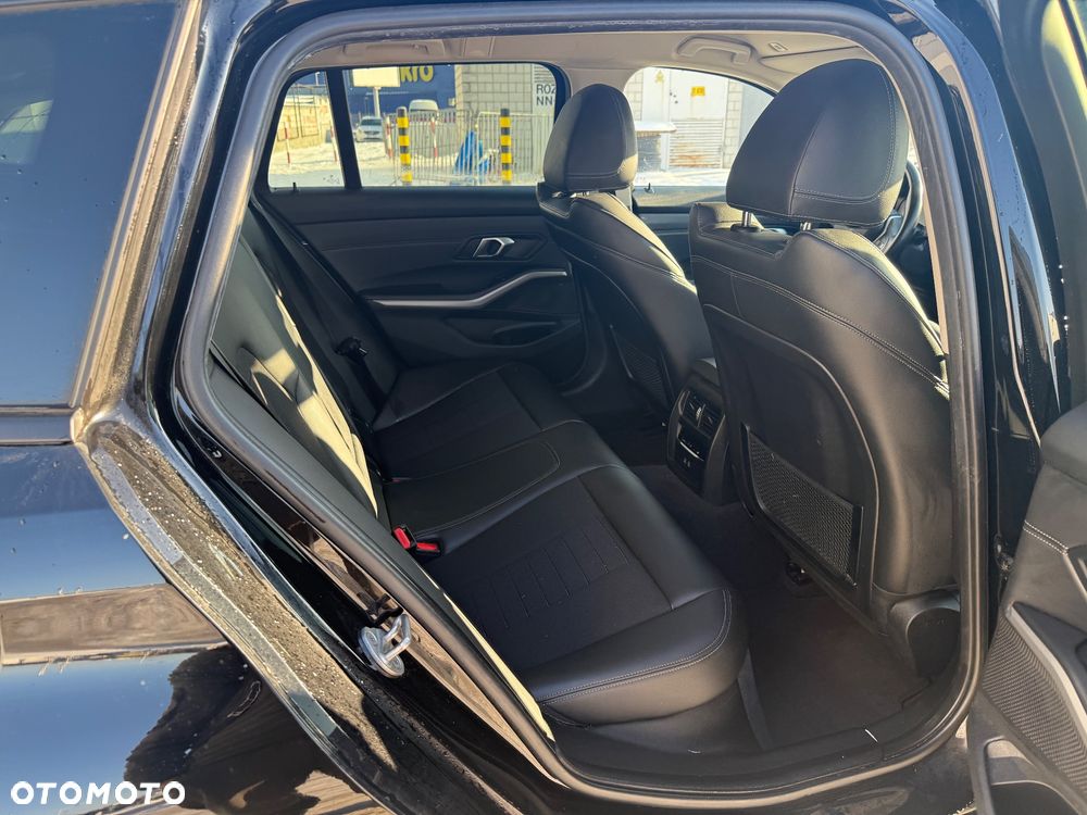 BMW Seria 3 330e Sport Line sport - 14