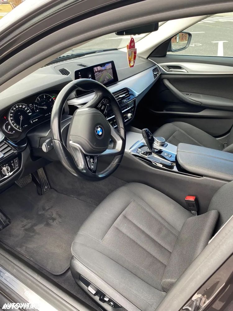BMW Seria 5 520d AT - 13