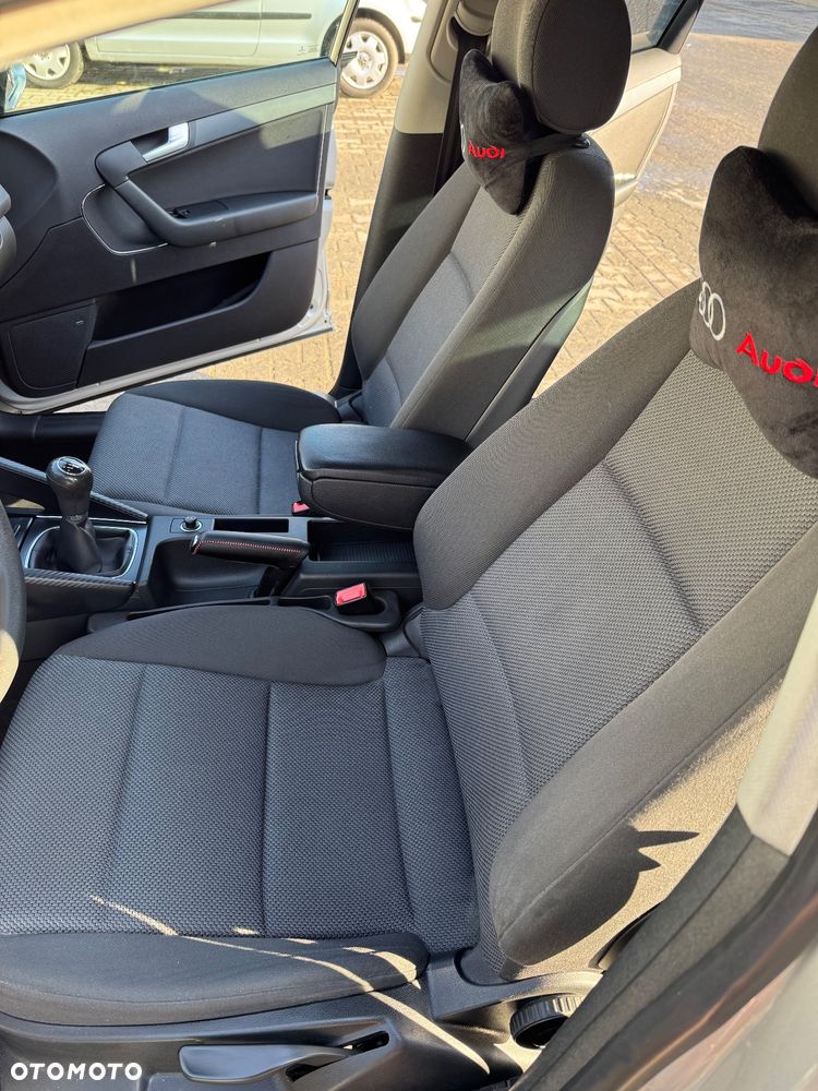 Audi A3 Sportback 1.6 TDI DPF Ambiente - 14