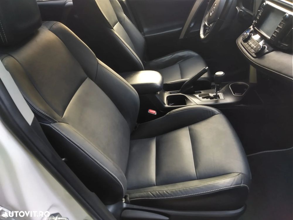 Toyota RAV4 2.5 4x4 Hybrid Style Selection - 24