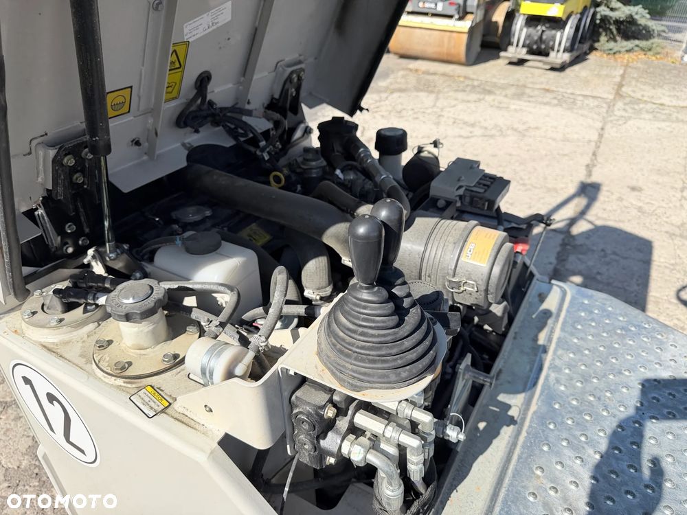 JCB 1T 2S5 1 ton - 11