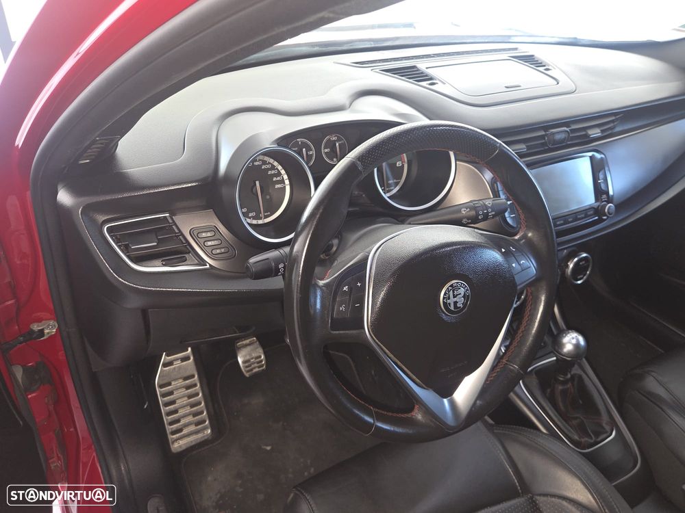 Alfa Romeo Giulietta 2.0 JTDM Distinctive - 14