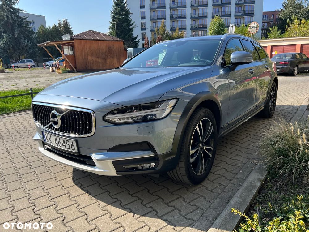 Volvo V90 Cross Country D5 AWD Momentum - 1