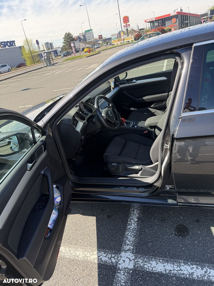 Volkswagen Passat 2.0 TDI Comfortline - 8