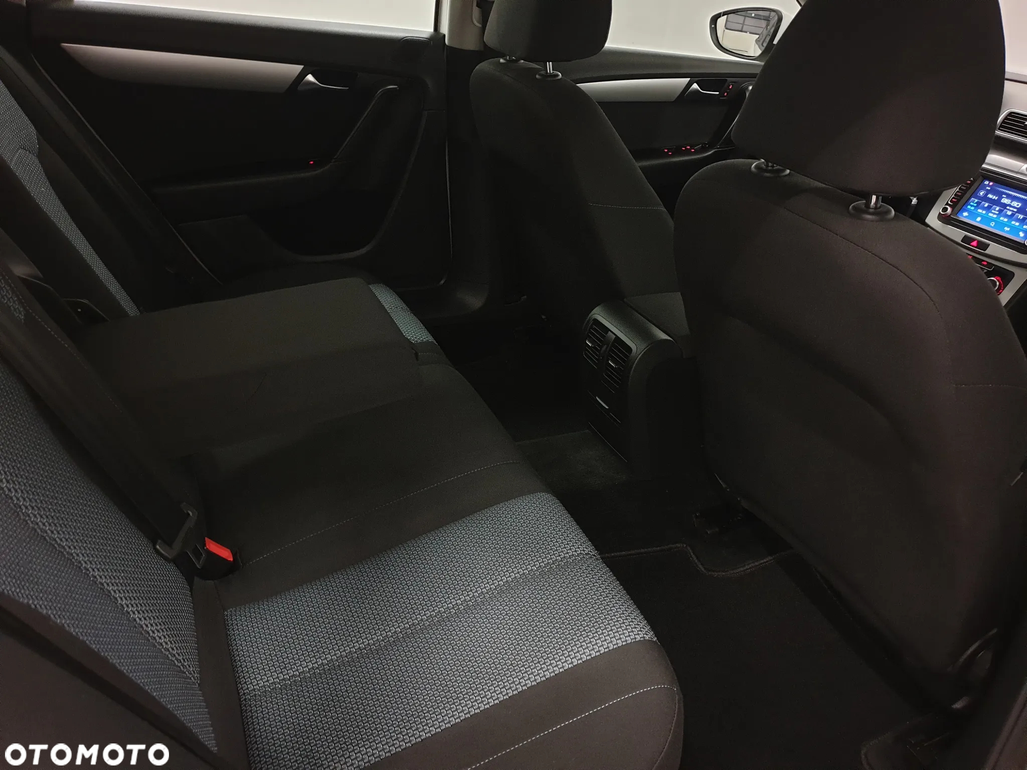 Volkswagen Passat 1.6 TDI Comfortline - 40