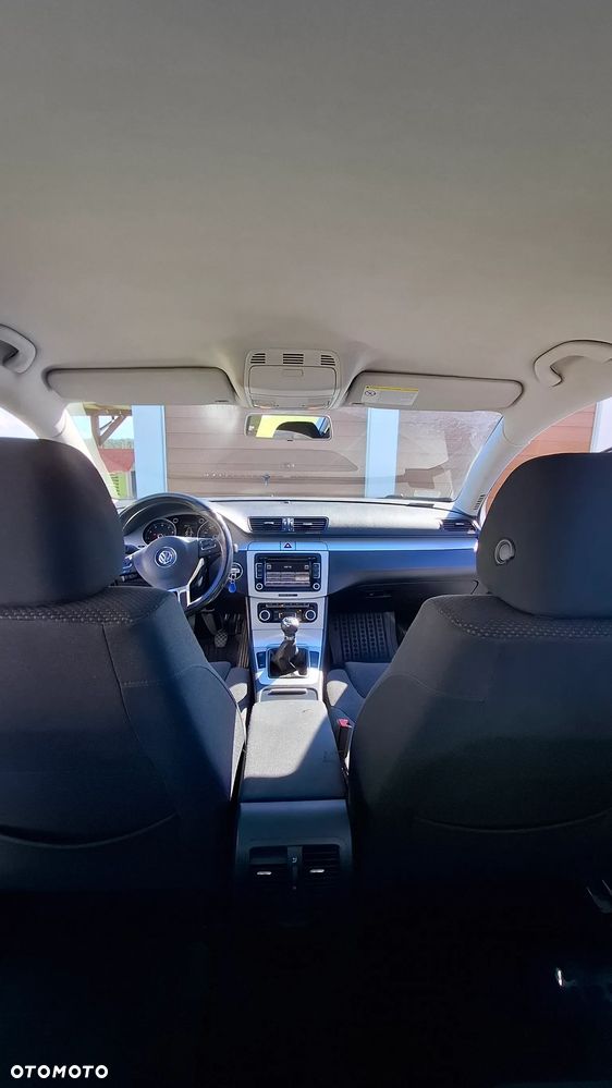 Volkswagen Passat 1.8 TSI Comfortline - 24