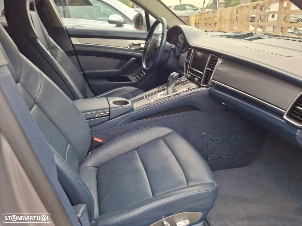 Porsche Panamera 4S PDK - 23
