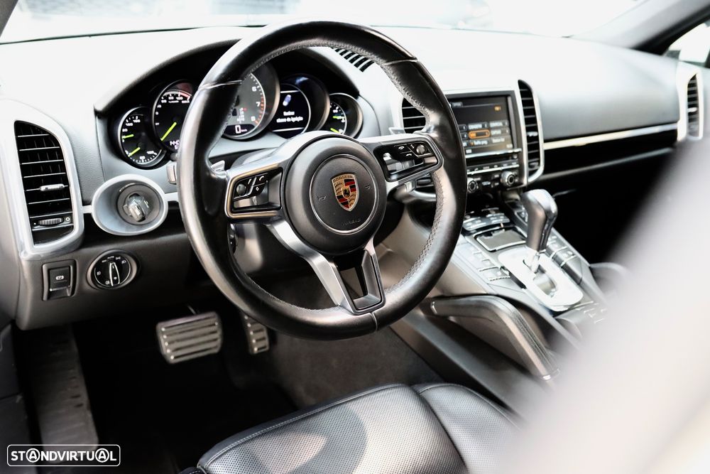 Porsche Cayenne - 10