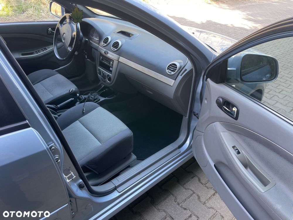 Chevrolet Nubira - 9