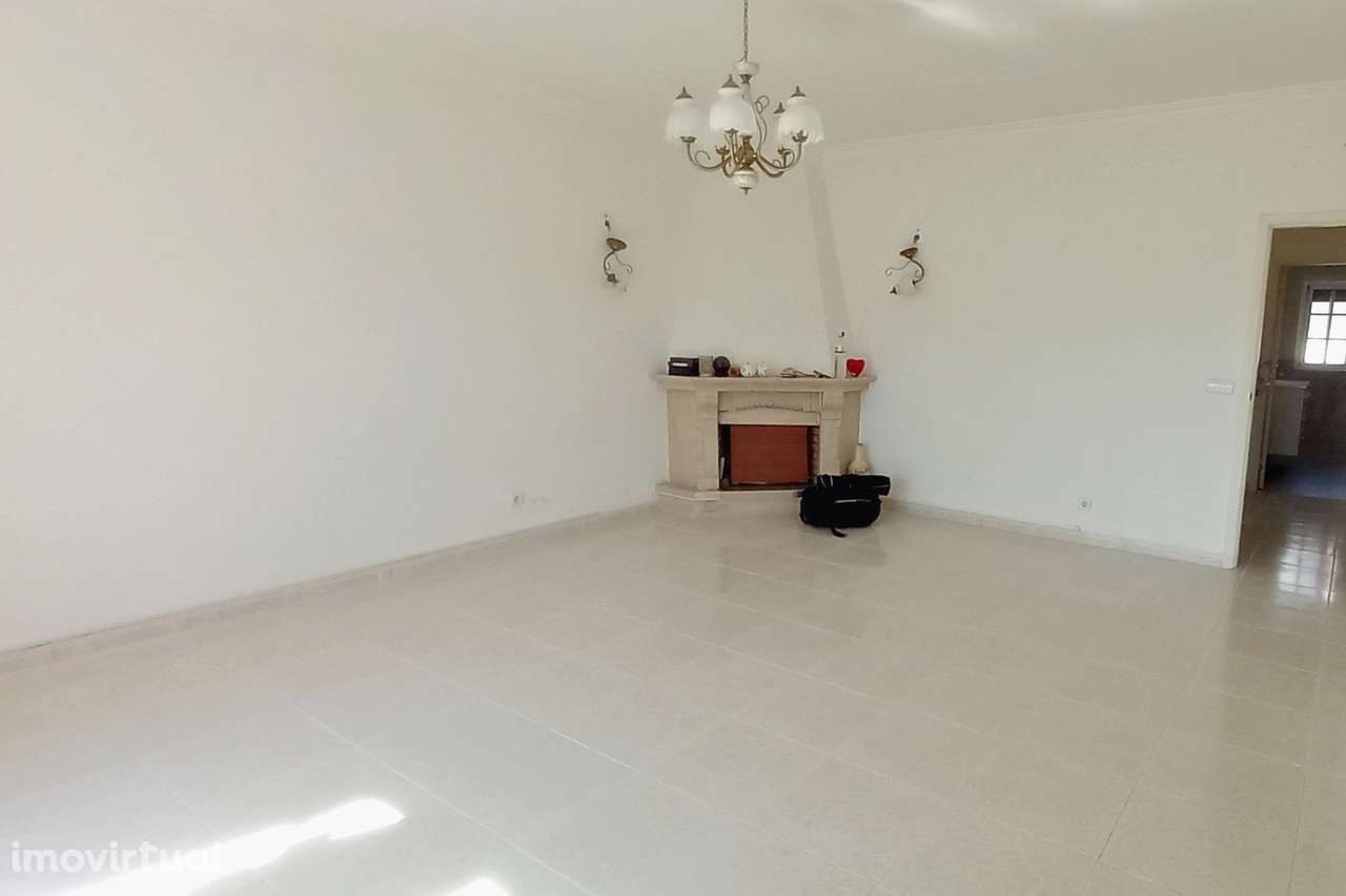 ANG1424 - Moradia T2 para Venda em Reguengo do Fetal, Batalha - Grande imagem: 2/32