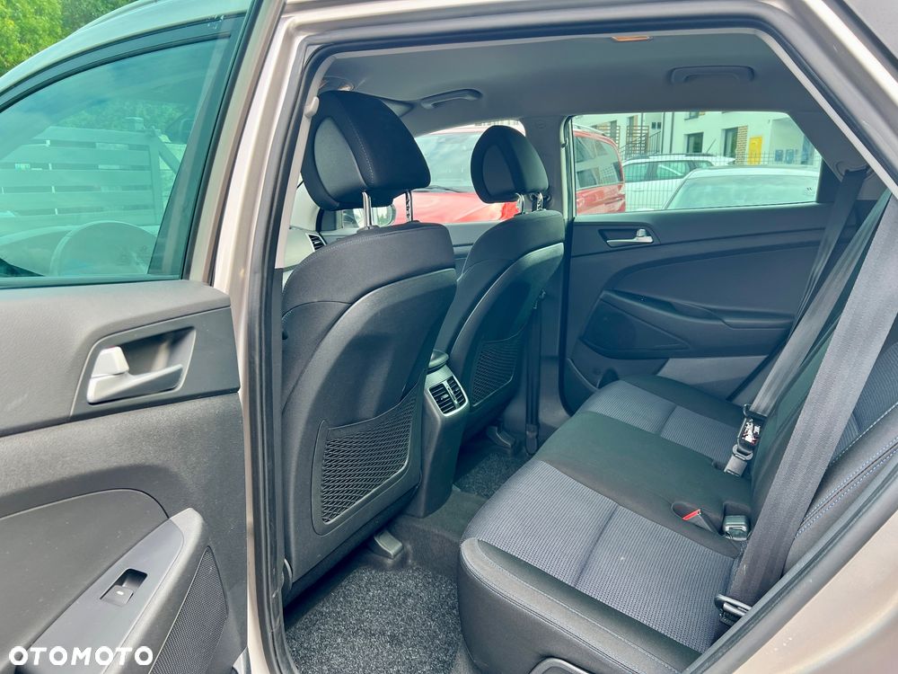 Hyundai Tucson blue 1.7 CRDi 2WD Intro Edition - 20