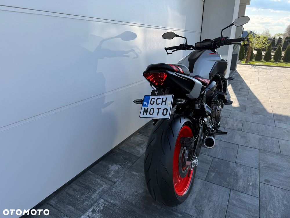 Yamaha MT - 12