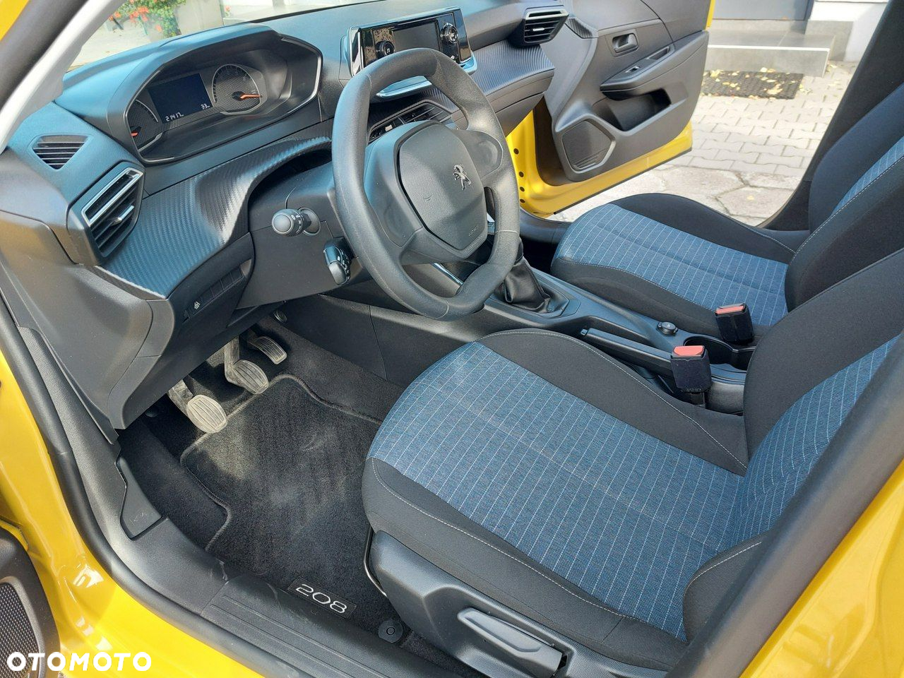 Peugeot 208 - 11