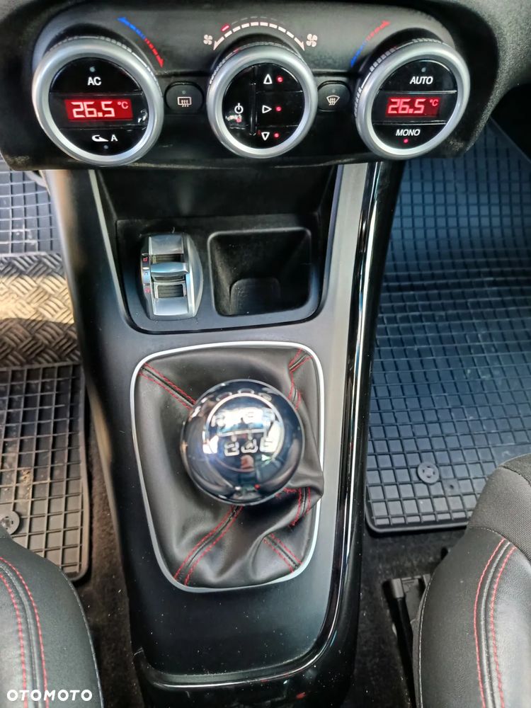 Alfa Romeo Giulietta 1.8 TBi 16V Quadrifoglio Verde - 27