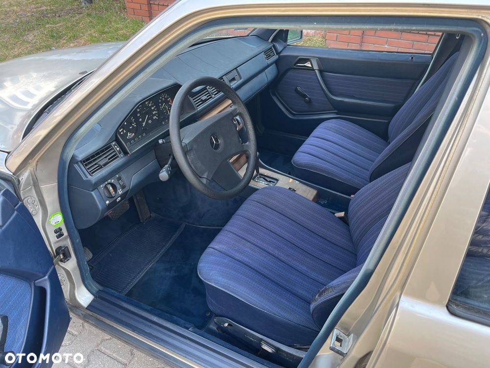 Mercedes-Benz Klasa E - 18