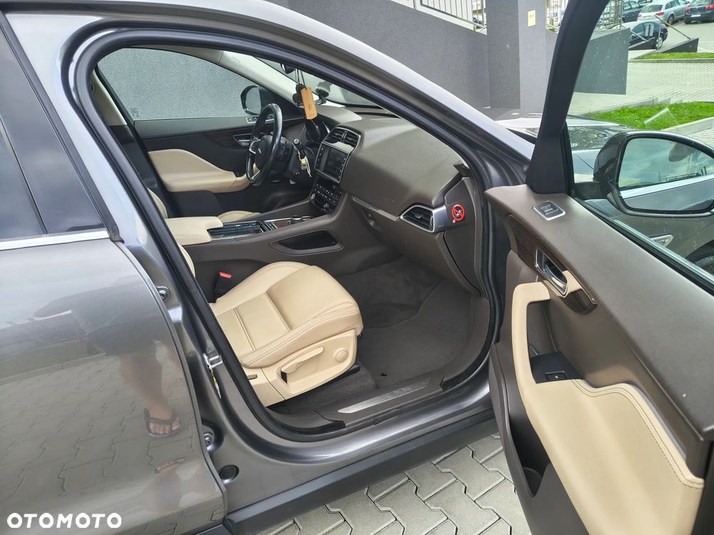 Jaguar F-Pace 2.0 i4D AWD Prestige - 9