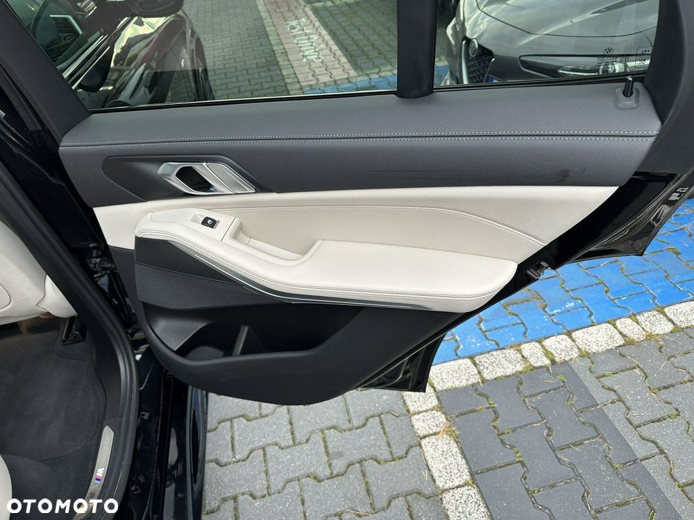 BMW X5 xDrive30d mHEV - 33