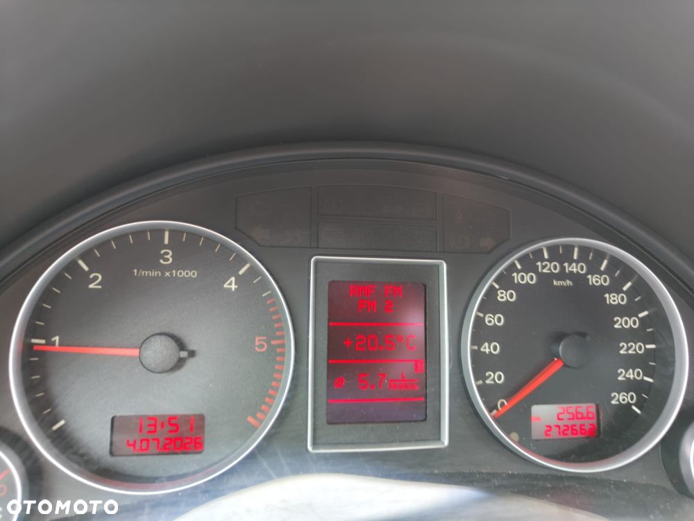 Audi A4 Limousine - 12