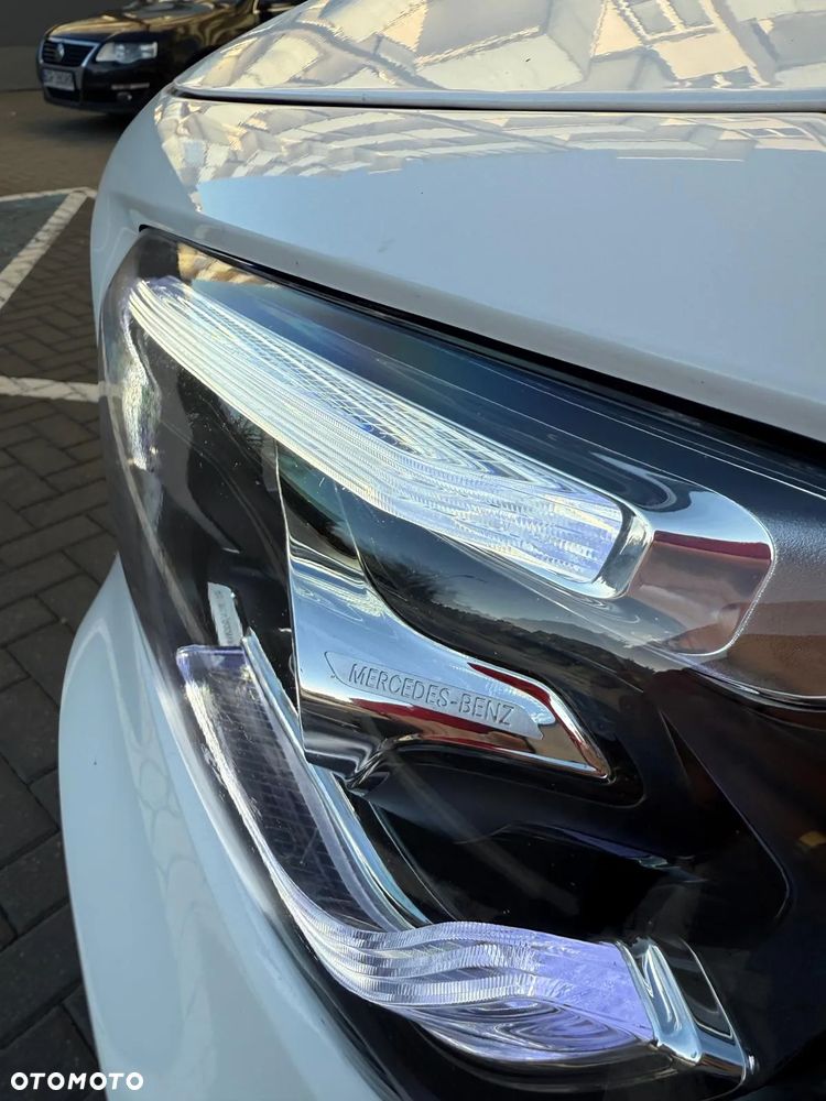 Mercedes-Benz GLB 200 d 4Matic 8G-DCT - 9