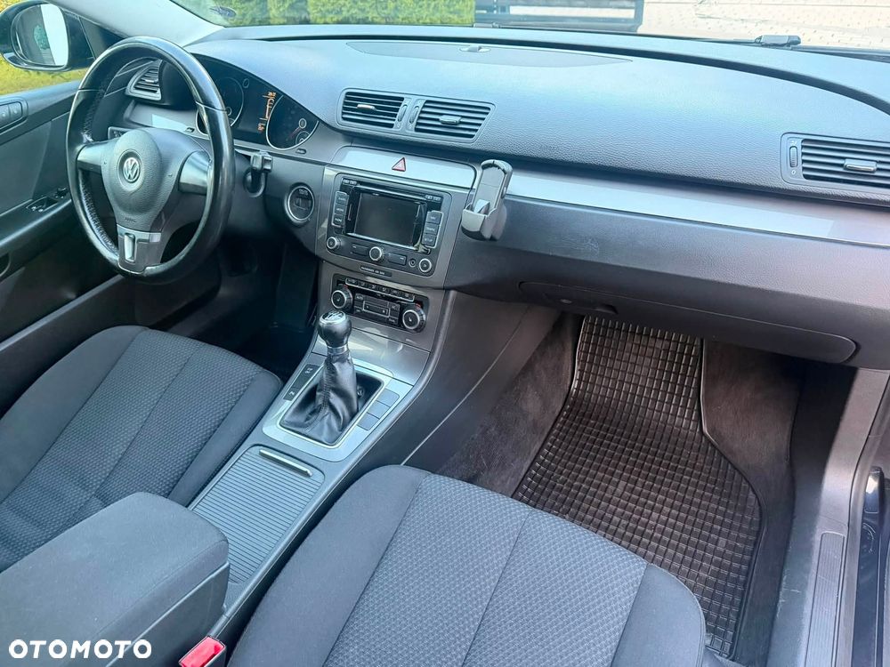 Volkswagen Passat 2.0 Blue TDI DPF Trendline - 20